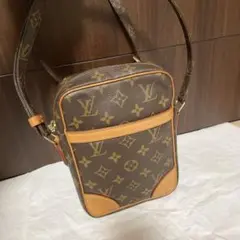 ヴィトン ショルダーバッグ ダヌーブ モノグラム 美品 ポシェット ミニバッグ