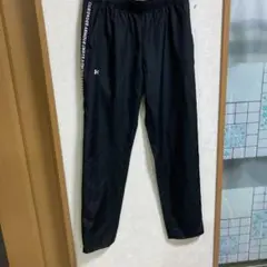 Under Armour 黒 ナイロンパンツ