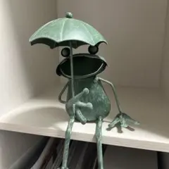 カエルの傘付き置物 緑色
