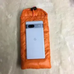 オレンジ色　スマホ寝袋　ダウン100％　充電設備保管　ペットボトルも入る