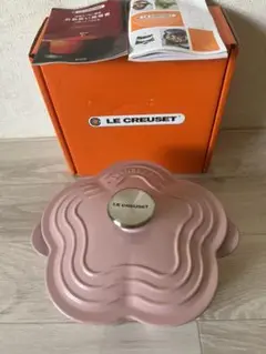 LE CREUSET (ルクルーゼ) ココット・フルール 20cm 桜の花形の鍋