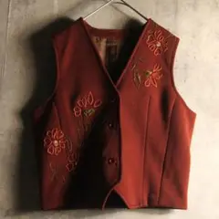 古着　ベスト　刺繍　花柄　エンジ色　レディース　M 古着女子　両面刺繍