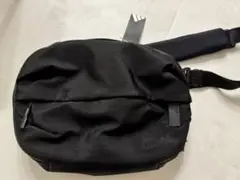 Adidas クロスボディバッグ