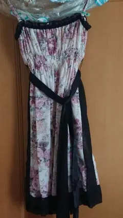 リュリュ　花柄ワンピース