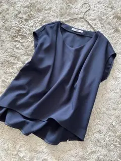 TONAL フレンチスリーブタックシャツ ブラウス ネイビー