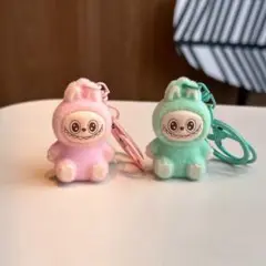 LABUBU ラブブ　かわいいキーホルダー　2点 セット　ピンクとグリーン