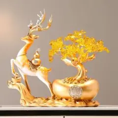 金色の鹿と樹木の置物