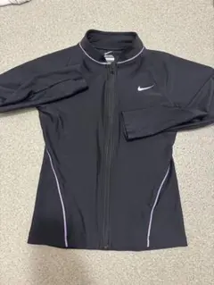 値下げ！Nike ブラック ラッシュガード