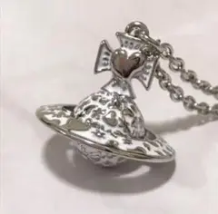 ヴィヴィアン ODELINA 3Dオーブネックレス シルバー×ホワイト