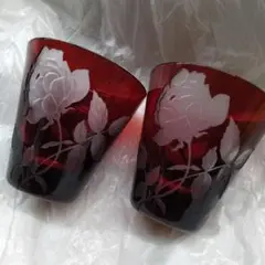 薔薇の綺麗なペアグラス