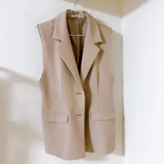 ベージュ ノースリーブ テーラードベスト