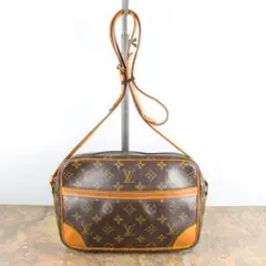 LOUIS VUITTON ルイヴィトントロカデロモノグラム柄ショルダーバッグ