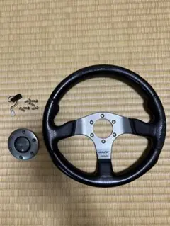 momo RACE ステアリング 32Φ