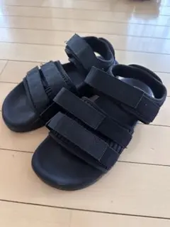 adidas ブラック スポーツサンダル