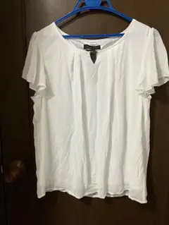 ホワイト Vネック フリル袖 シャツ