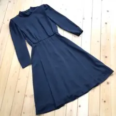 黒ワンピース　Aラインハイネック