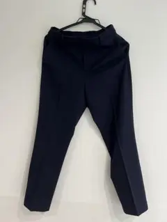 ユニクロ　ネイビー スラックス Mサイズ