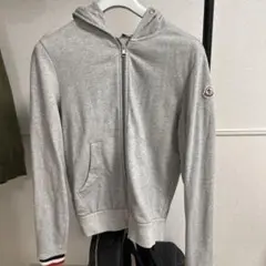 モンクレールジップパーカー