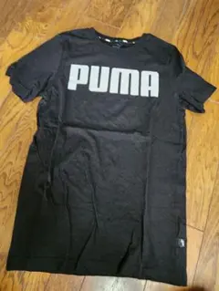 美品　PUMA ブラック Tシャツ