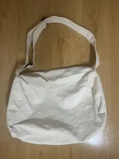アイボリー キャンバス メッセンジャーバッグ