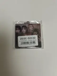 Le Sserafim DIFFERENT ユニバ 特典 ス アクキー