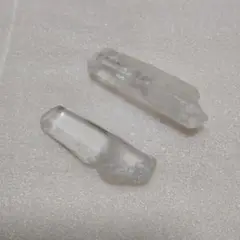 クリスタルクォーツ原石　水晶　原石　２個セット売り