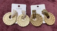 ピアス2点　ナチュラルとベージュ