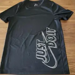 Nike DRI-FIT ブラック Tシャツ
