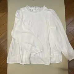 最終セール　ホワイトプリーツ長袖ブラウス 新品未使用タグ付き