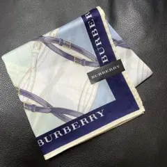 《新品》BURBERRYバーバリー ハンカチ 大判　ストラップ柄　ネイビー白系