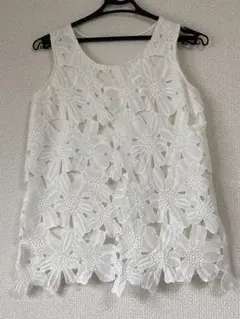 花柄刺繍 ホワイト タンクトップ