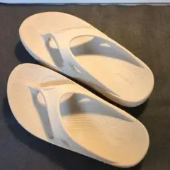 ウーフォス サンダル OOFOS ベージュ EU39
