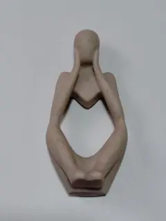 叫び　置物