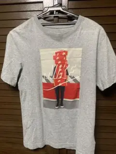 NIKE 靴箱 シューズボックス　プリント Tシャツ