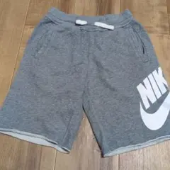 Nike ナイキ グレー ハーフパンツ 120-130cm