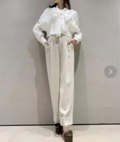 SNIDEL ストレートタックパンツ