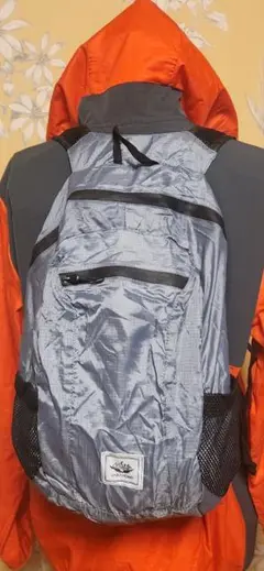 VANAHEIMR バックパック リュックサック　携帯用　軽量 グレー