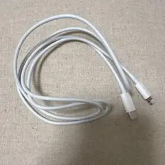 ホワイト Lightningケーブル