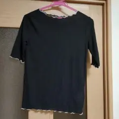 黒フリル五分袖トップス
