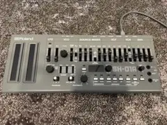 Roland SH-01A ウッドパネル付き 美品です。 Roland SH-01A Boutique Series Monophonic Synthesizer Module