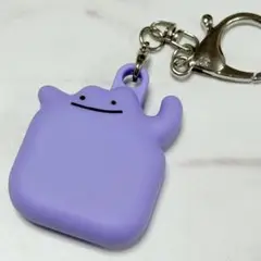 【新品】エアタグ　 AirTag　ケース　キーホルダー　メタモン　Ditto 紫