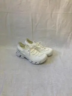 【美品】BALLOP ティバット 1.0 WHITEランニングシューズ 韓国