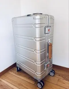 muta ムータマリン　シルバーアルミニウムキャリーケース 60サイズ TSA MUTA MARINE アルミニウムTSA付きスーツケース60L - メルカリ