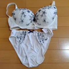 花柄刺繍 E75 ブラジャーLショーツセット