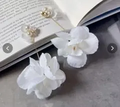 Jasmine ブライダルアクセサリー　花モチーフ　イヤリング