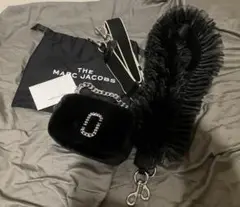 新品☆トモコイズミ× マークジェイコブス THE SNAP SHOTブラック マーク ジェイコブス＞と＜トモ コイズミ＞が夢の