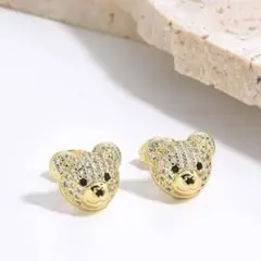 【希少】ベア　スワロフスキー　ゴールド　くま　ピアス