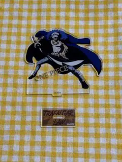 ワンピース クロスストア トラファルガー・ロー アクリルスタンド