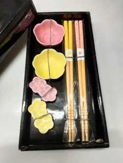 花形の器と箸置き・お箸2膳セット