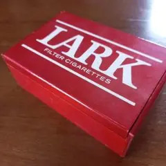 LARK 赤い小物入れ ミラー付き
